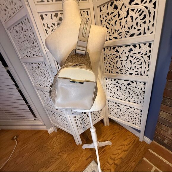 NWT Calvin Klein Elegant Cream and Tan Backpack / Sling Bag Purse New main image 4